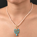 D joy Sleeping Beauty Türkis, Weiße Süßwasserperle Anhänger mit Kette, 925 Silber 750 Gelbgold Vermeil