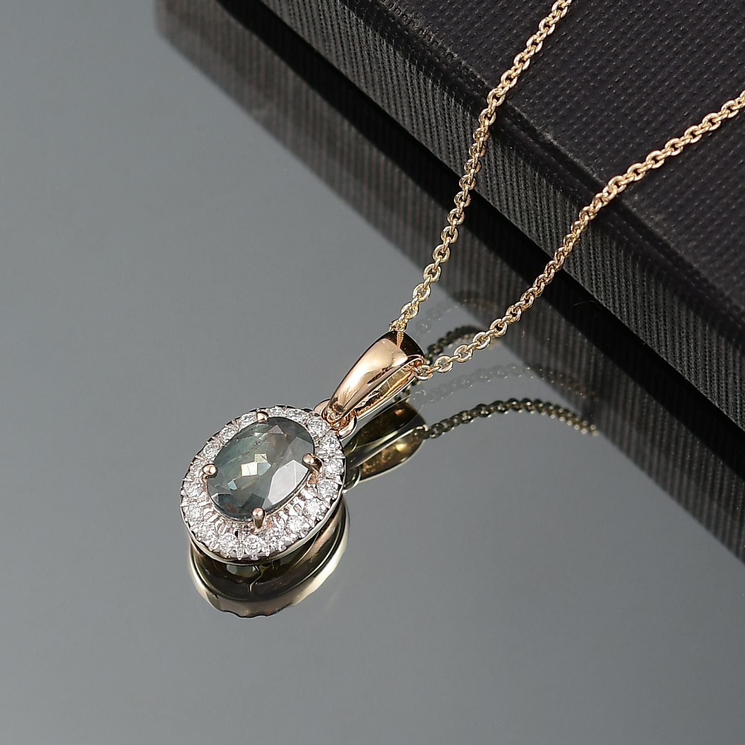 AAA Alexandrit, Weißer Diamant Anhänger mit Kette ca. 45 cm, 585 Gelb Gold ca. 1.50 ct