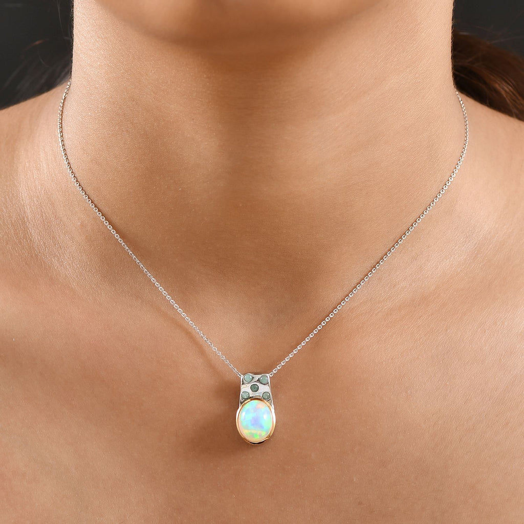 AA Natürlicher, äthiopischer Welo Opal, Smaragd Anhänger mit Kette, ca. 50 cm, 925 Silber rhodiniert ca. 2.89 ct