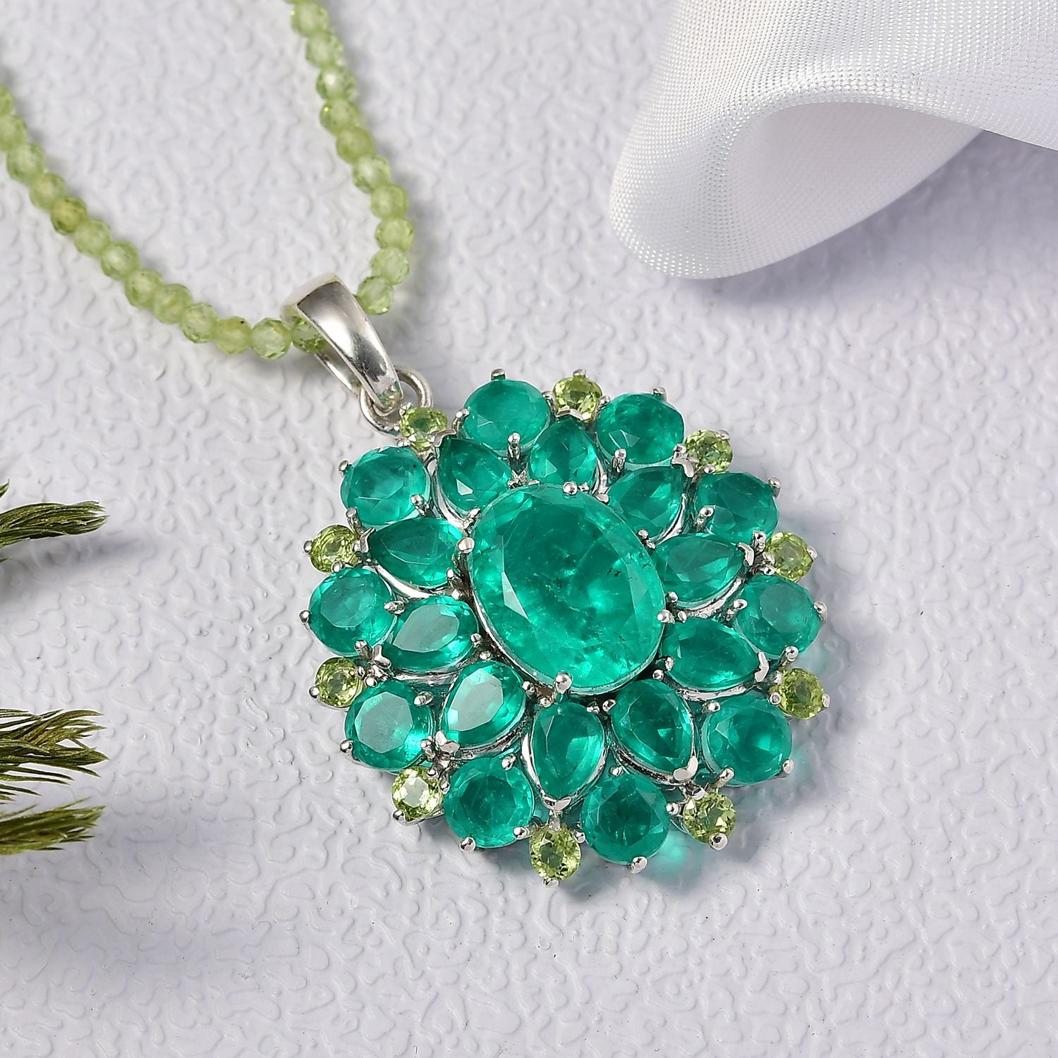 D'Joy Smaragd-Quarz Triplette Anhänger mit kettte ca. 50 cm 925 Silber rhodiniert ca. 66.35 ct
