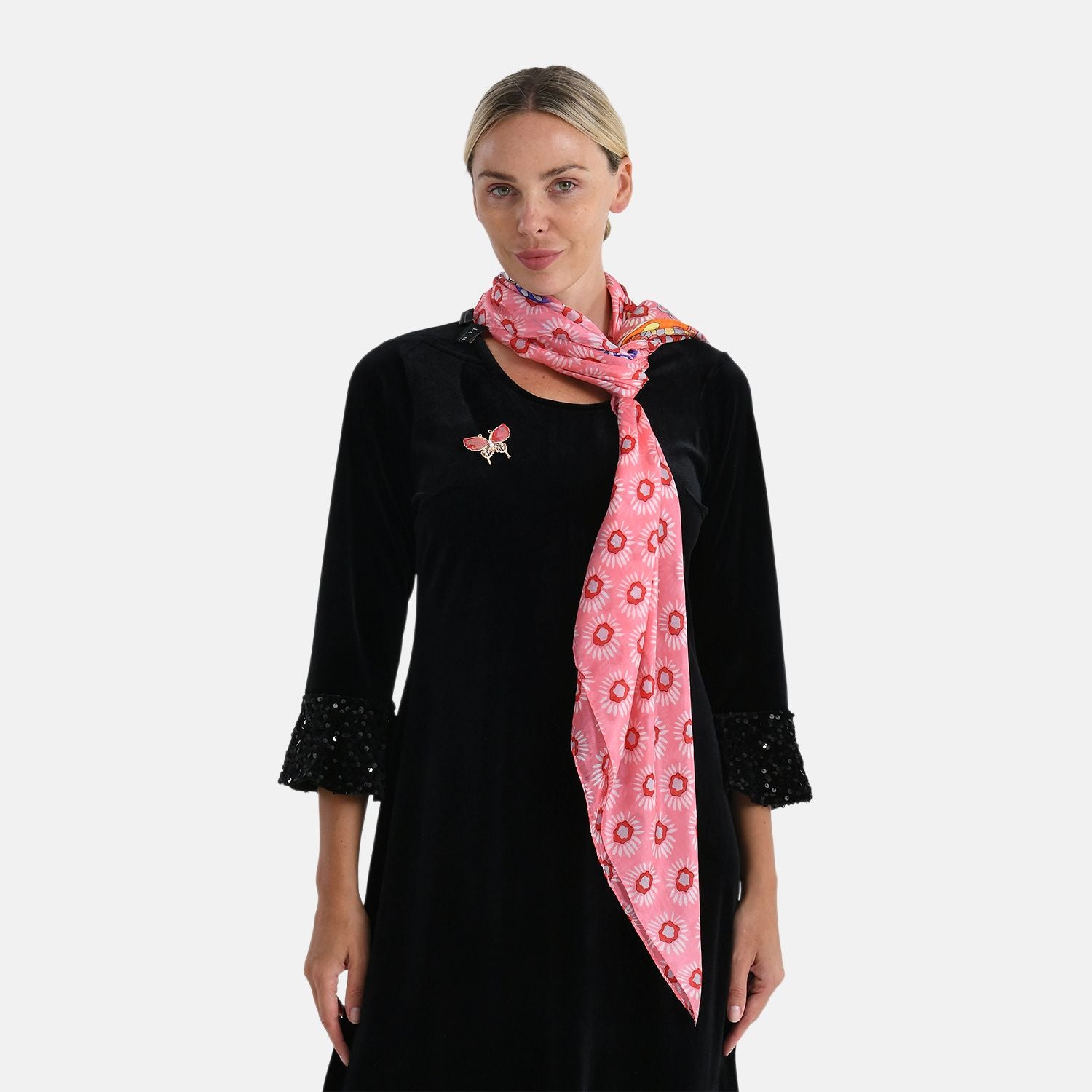 LA MAREY Signature - Seiden-Foulard aus 100% Maulbeerseide und Schmetterling-Seidenbrokat-Brosche, 110x110 cm, Rosa