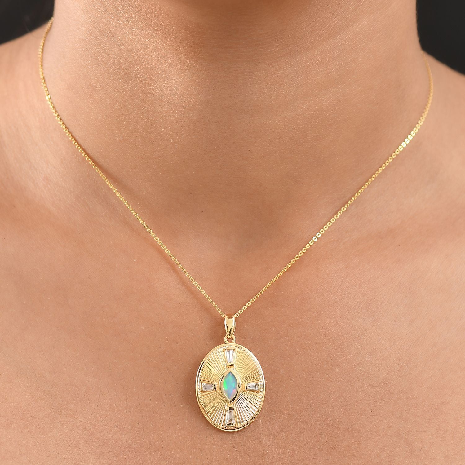 D'Joy AA Natürlicher, äthiopischer Welo Opal, Weißer Zirkon Schmuckset ca. 50 cm 925 Silber 750 Gelbgold Vermeil ca. 0.80 ct