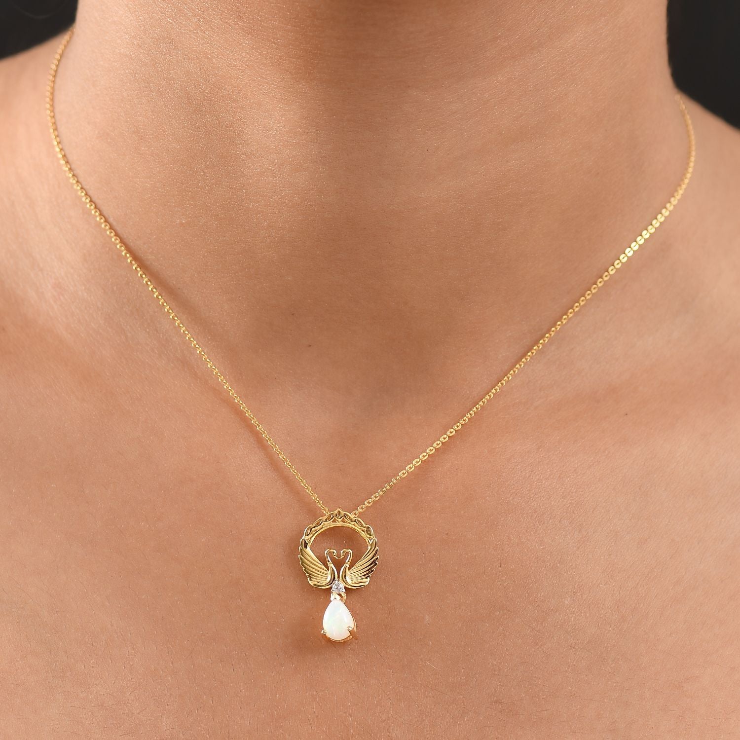 D'Joy AA Natürlicher, äthiopischer Welo Opal, Weißer Zirkon Schmuckset ca. 50 cm 925 Silber 750 Gelb Vergoldet ca. 0.55 ct