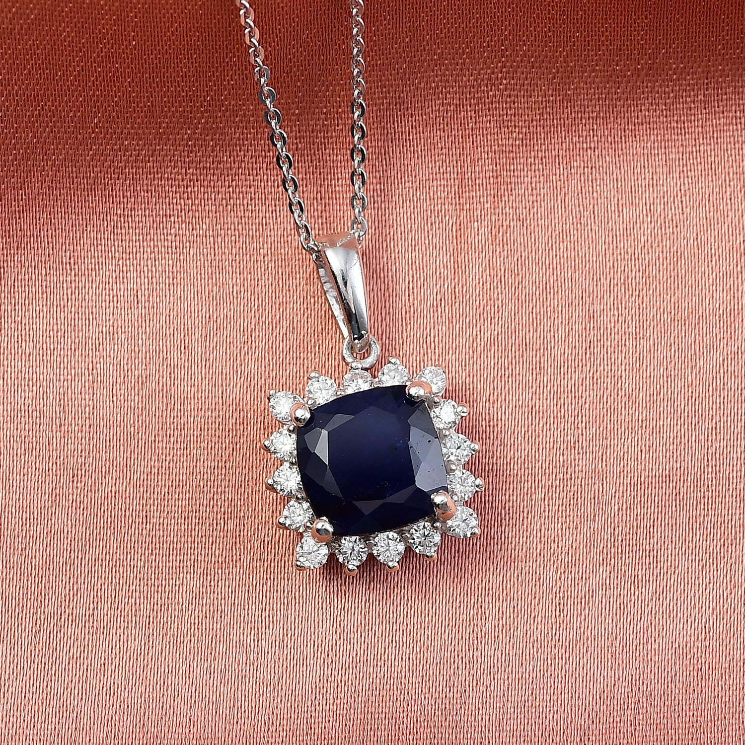 D'Joy Diffundierter blauer Saphir, Moissanit Anhänger mit Kette, ca. 50 cm 925 Silber rhodiniert ca. 4.36 ct