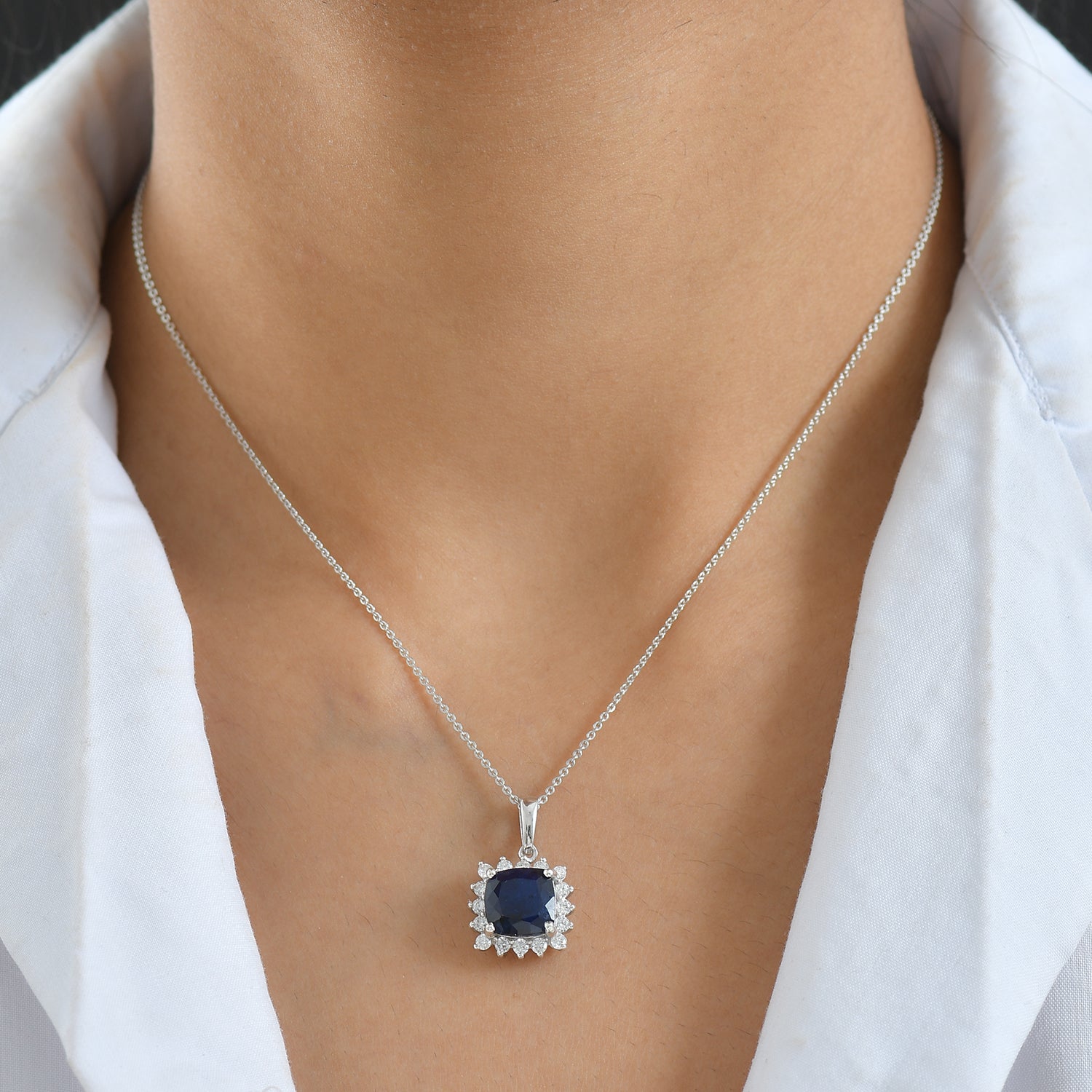 D'Joy Diffundierter blauer Saphir, Moissanit Anhänger mit Kette, ca. 50 cm 925 Silber rhodiniert ca. 4.36 ct