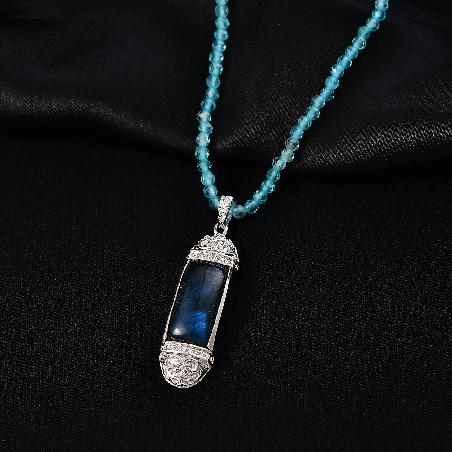 D'Joy AAA Labradorit Anhänger mit Apatit Kette, ca. 45 cm 925 Silber rhodiniert ca. 46.98 ct