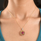 D'Joy - Liebe in Blüte Afrikanischer Rubin (Fissure gefüllt), Weißer Zirkon Anhänger mit Kette, ca. 50 cm 925 Silber 750 Gelbgold Vermeil ca. 3.59 ct