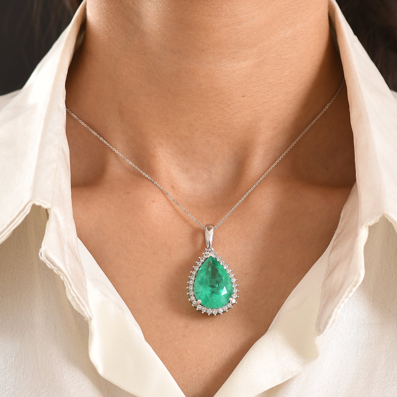 Smaragd-Quarz Triplette, Weißer Zirkon Schmuckset ca. 50 cm 925 Silber Rhodiniert ca. 21.65 ct
