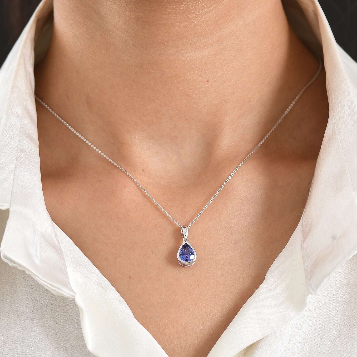 D'Joy Sehr Seltener Premium Tansanit Anhänger mit Kette ca. 50 cm 925 Silber Rhodiniert ca. 1.71 ct