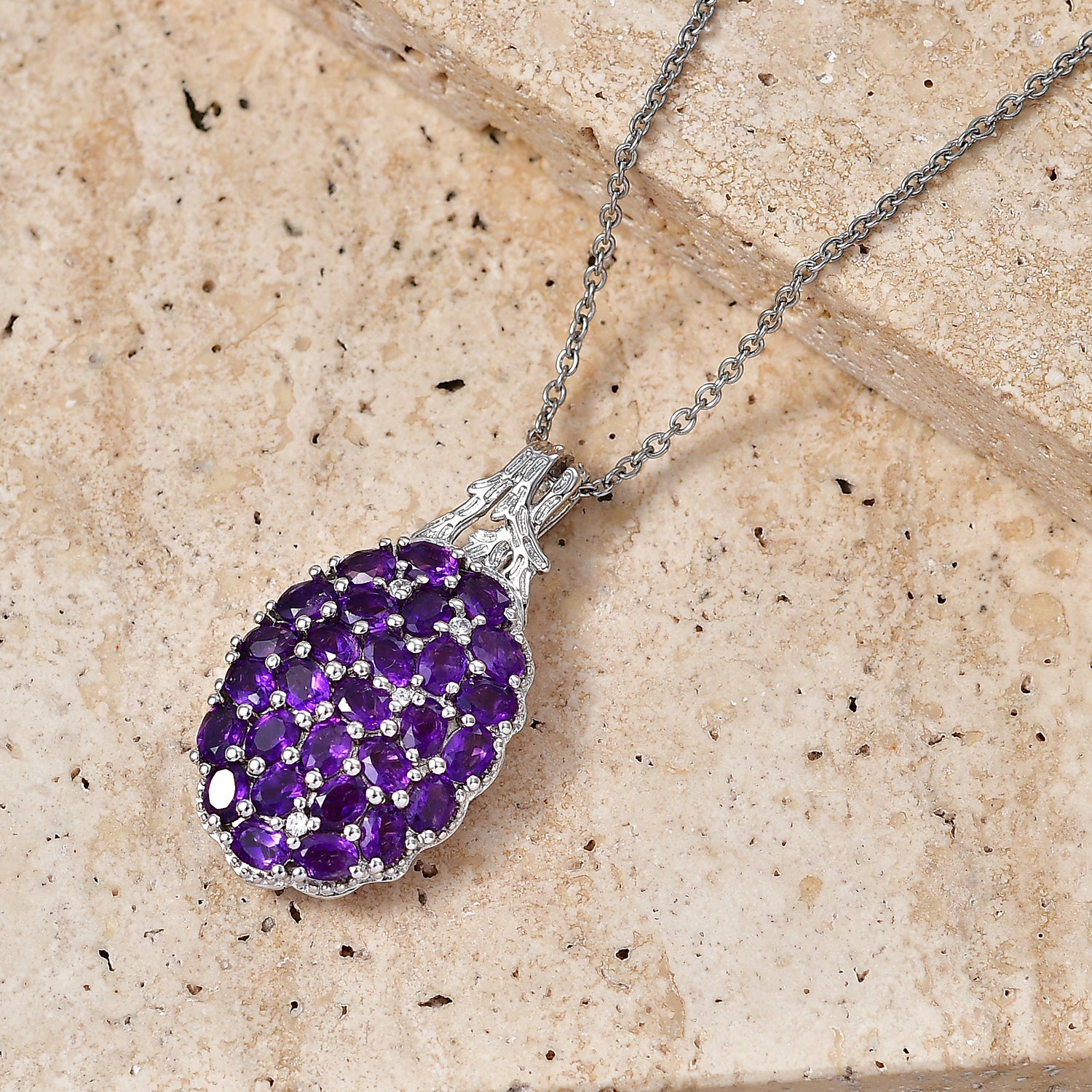 EverTrue afrikanischer Amethyst und Zirkon Cluster Anhänger mit 50cm Edelstahl-Kette, Bronze mit Platin-E-Beschichtung - 4,64 ct.
