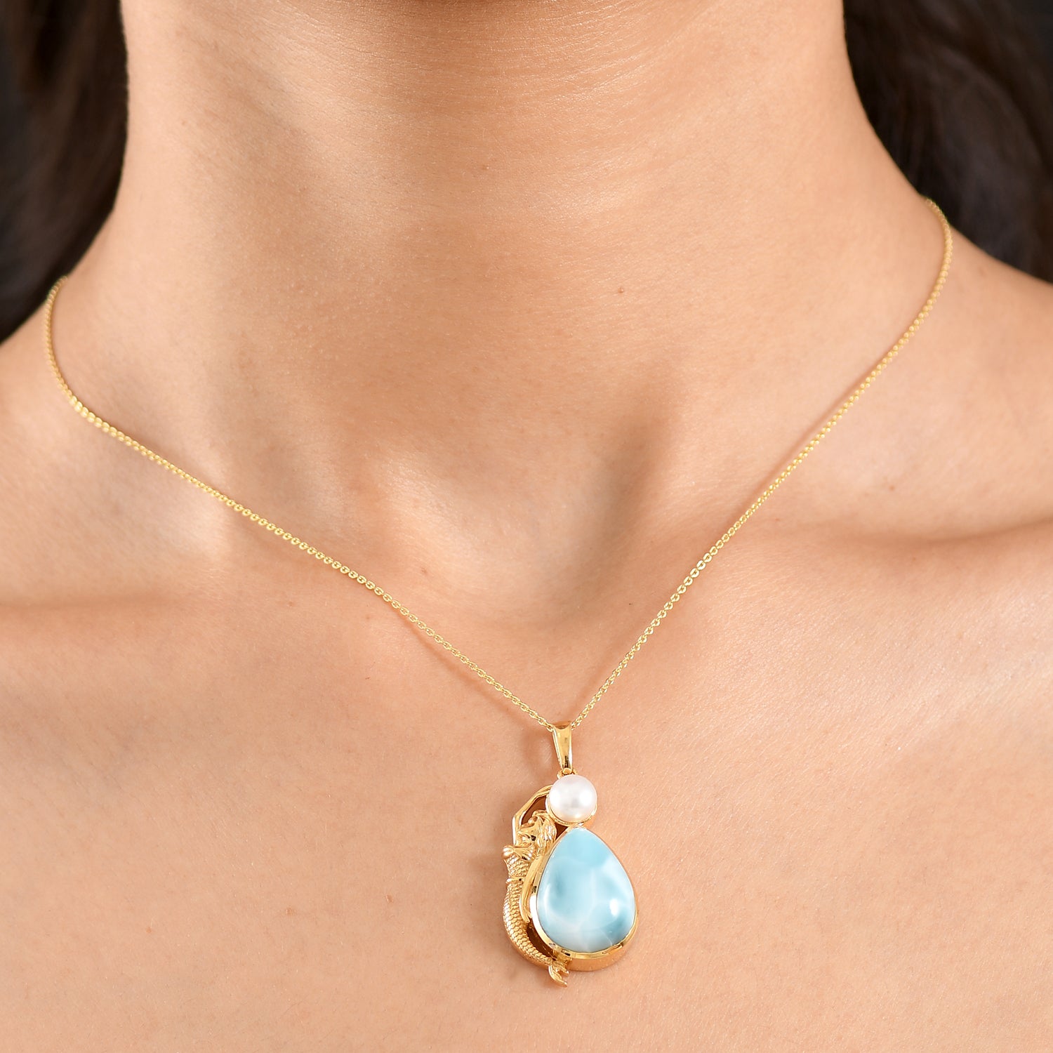 D'Joy AA Larimar, Süßwasser Perle (6mm) Anhänger mit Kette, ca. 50 cm 925 Silber 750 Gelbgold vermeil 14.27 ct