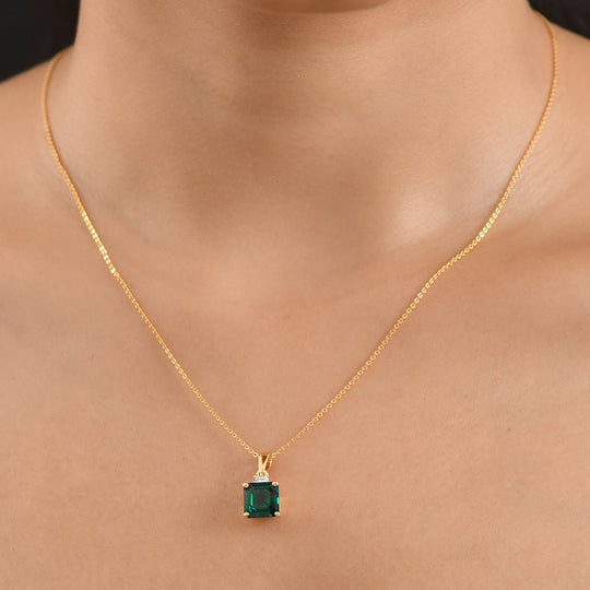 LUXURIANT AAA Labor Smaragd und Labor Diamant Anhänger mit 50cm Kette, 925 Silber 750 Gelbgold Vermeil - 2,22 ct.