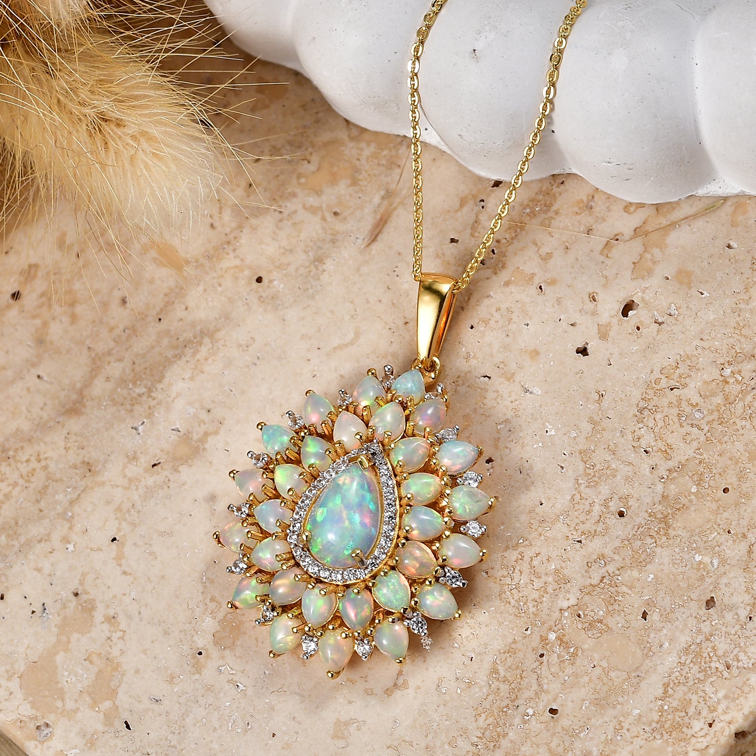 D'Joy AA Natürlicher, äthiopischer Welo Opal Anhänger mit Kette, ca. 50 cm 925 Silber 750 Gelbgold vermeil ca. 4.78 ct