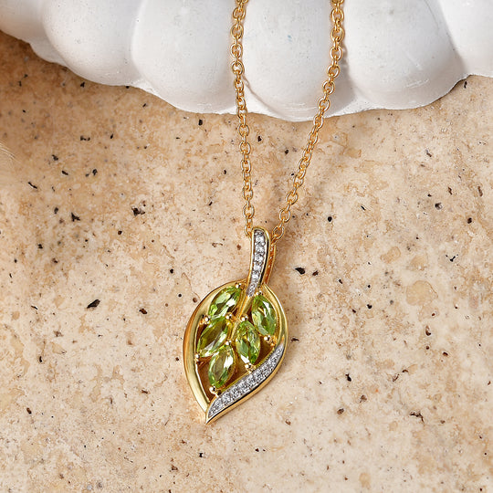 D'Joy AA Natürlicher Peridot, Weißer Zirkon Anhänger mit Kette, ca. 50 cm 925 Silber 750 Vergoldet und Edelstahl 750 Vergoldet ca. 1.38 ct