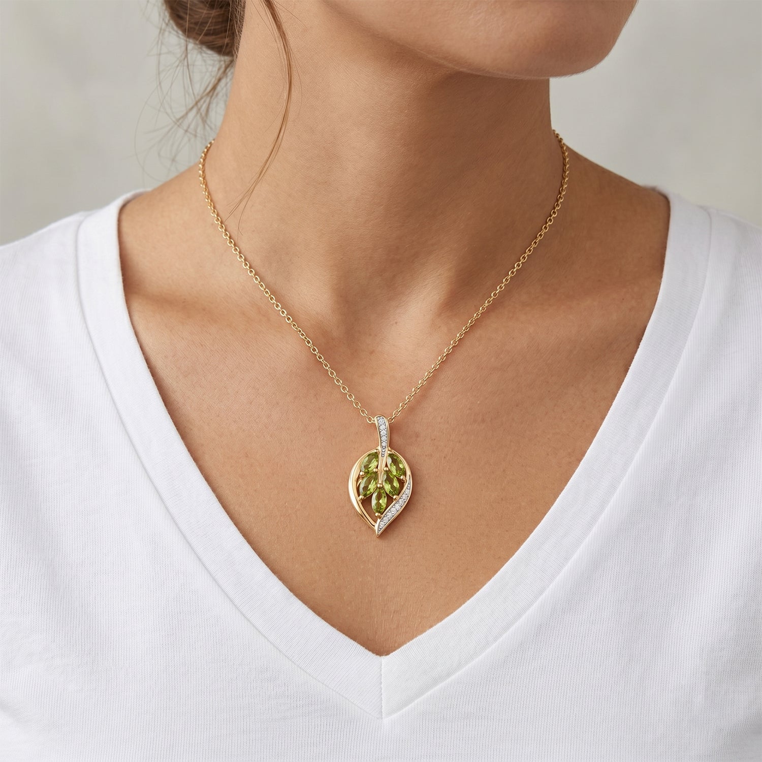 D'Joy AA Natürlicher Peridot, Weißer Zirkon Anhänger mit Kette, ca. 50 cm 925 Silber 750 Vergoldet und Edelstahl 750 Vergoldet ca. 1.38 ct