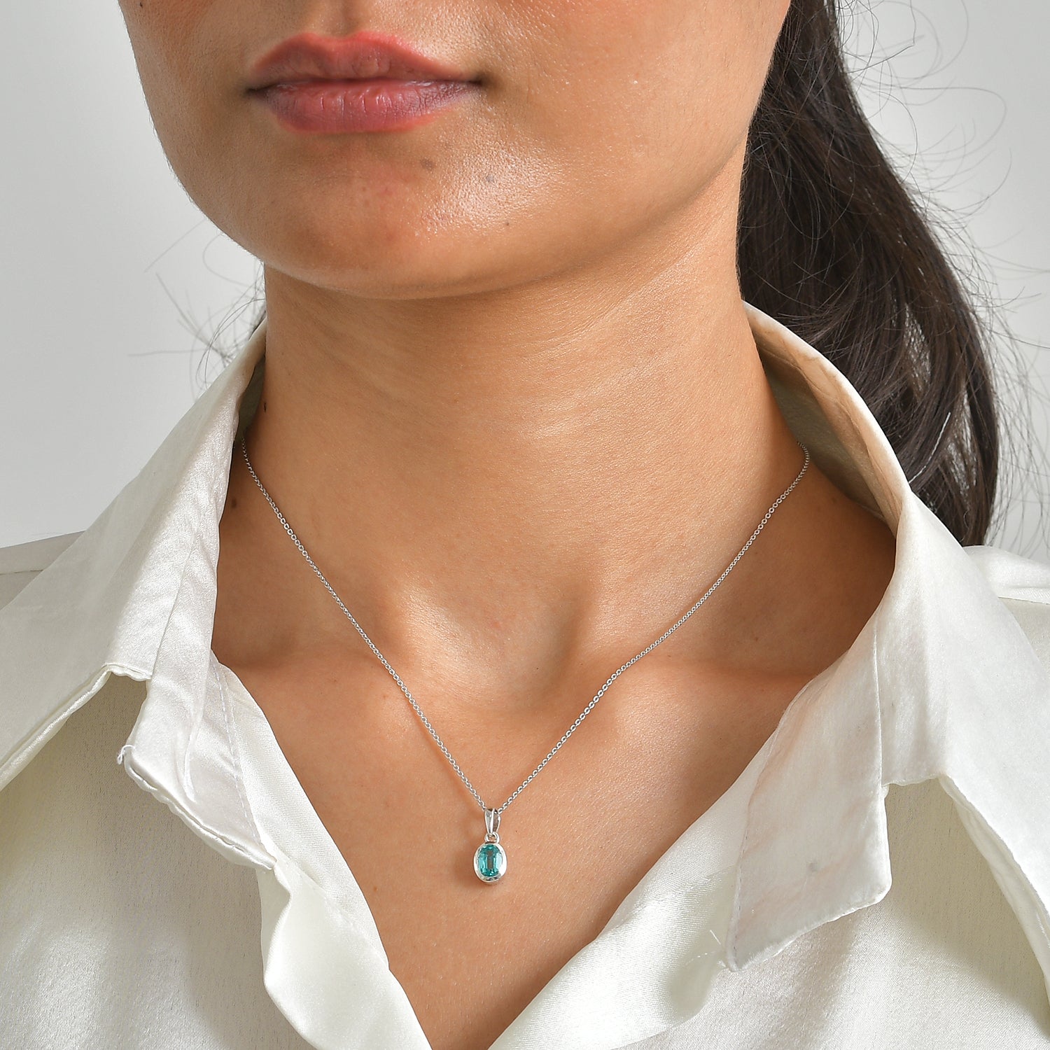 D'Joy AA Labor Paraiba Yag Solitär Anhänger mit 50cm Kette, 925 Silber rhodiniert - 1,42 ct.