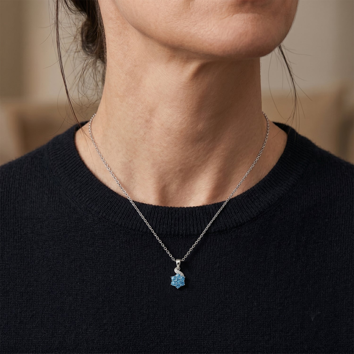 D'Joy Neon Apatit und Zirkon Anhänger mit 50cm Kette, 925 Silber platiniert - 0,87 ct.
