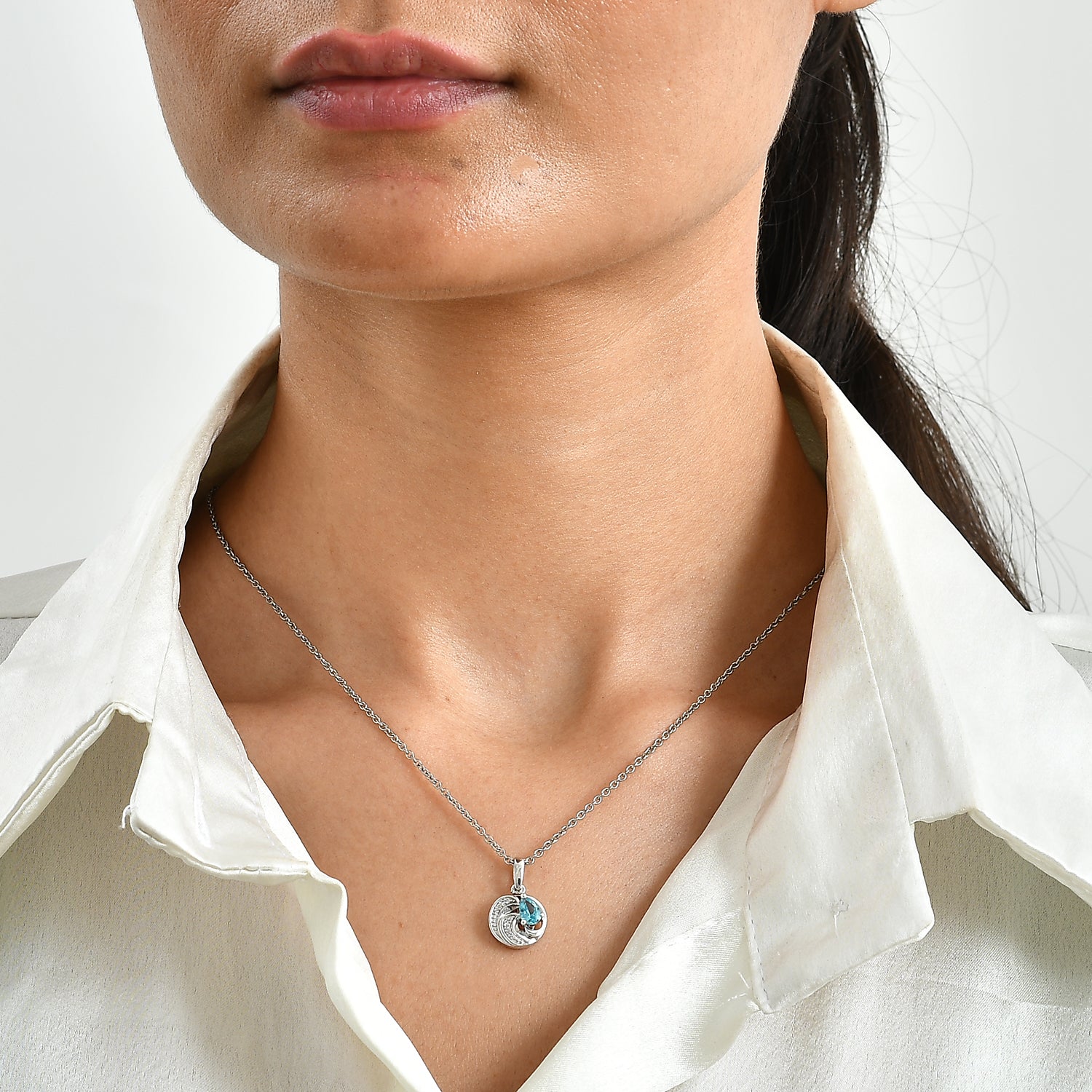 D'Joy AA blauer Apatit und Zirkon Anhänger mit 50cm Edelstahl Kette, 925 Silber platiniert - 0,52 ct.