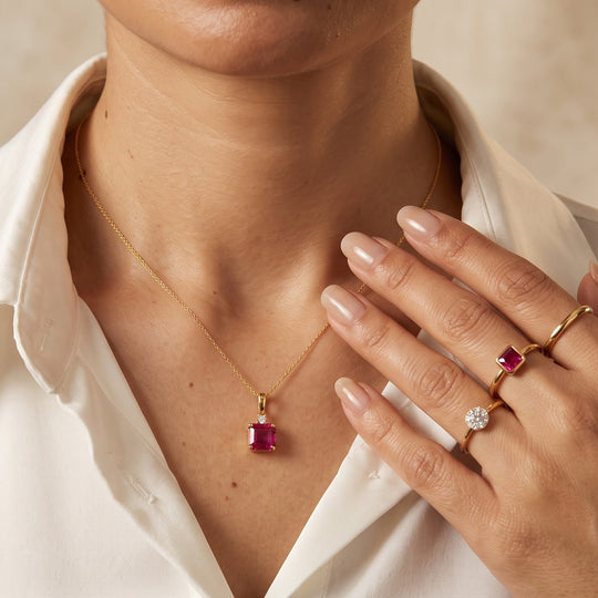 D'Joy Niassa Rubin und Moissanit Anhänger mit 50cm Kette, 925 Silber 750 Gelbgold Vermeil - 3,50 ct.