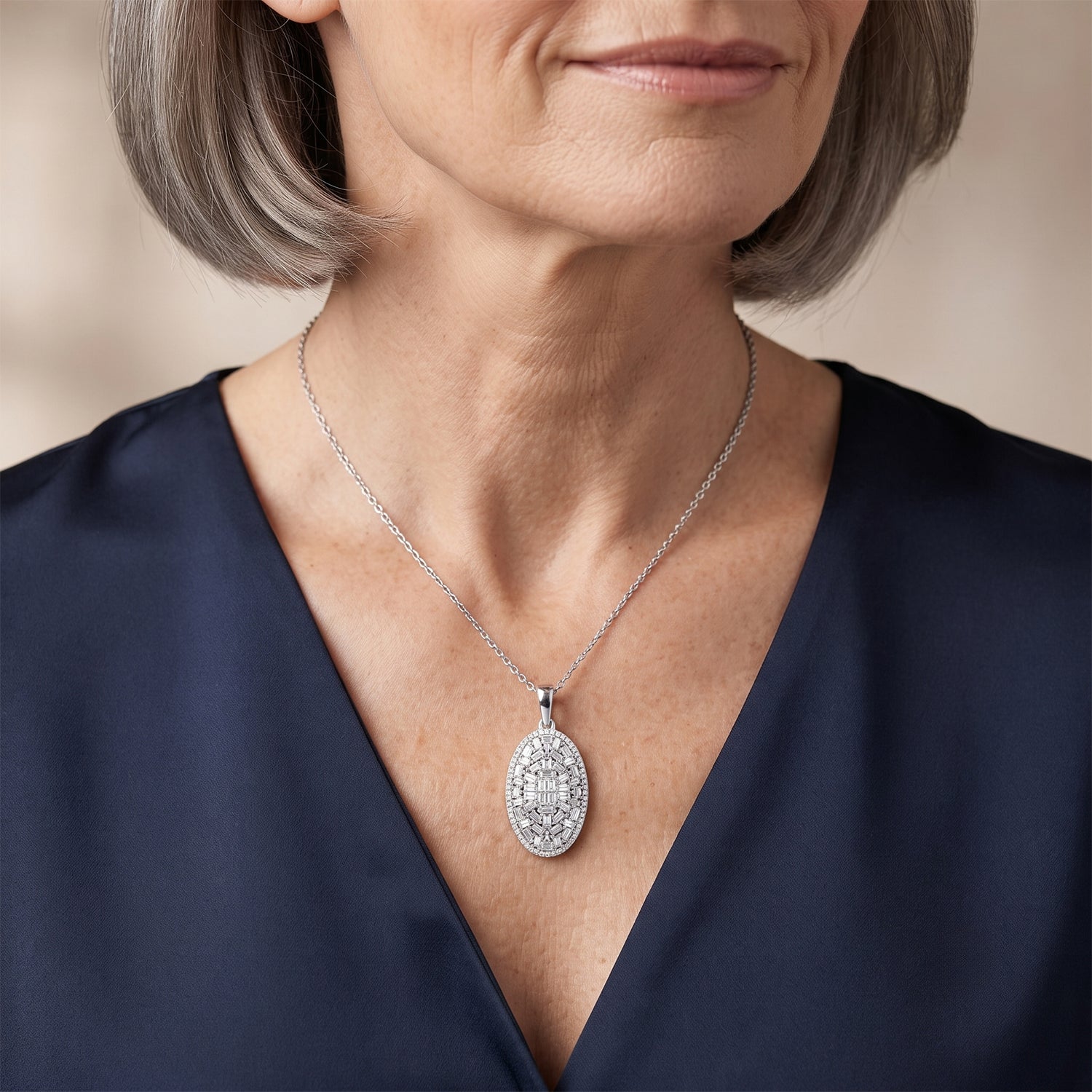 LUXURIANT SGL zertifizierter SI-GH Labor Diamant Cluster Halo Anhänger mit 50cm Kette, 925 Silber rhodiniert - 1,01 ct.