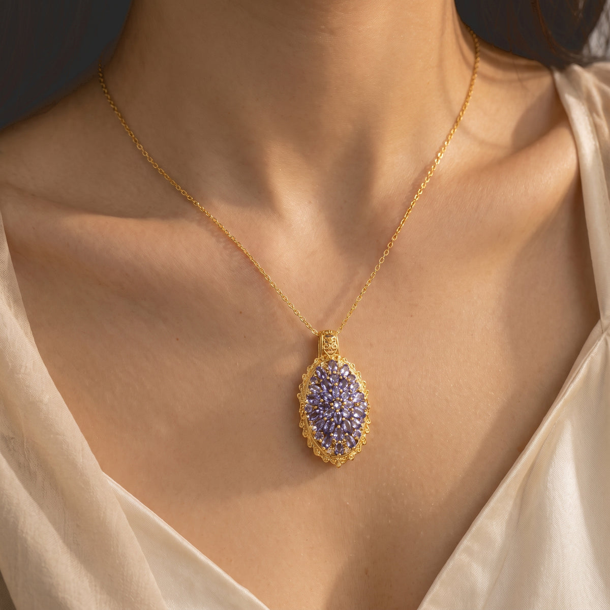 EVER TRUE Tansanit Anhänger mit Kette, (9-14 Werktage Lieferzeit) ca. 50 cm ca. 4.48 ct