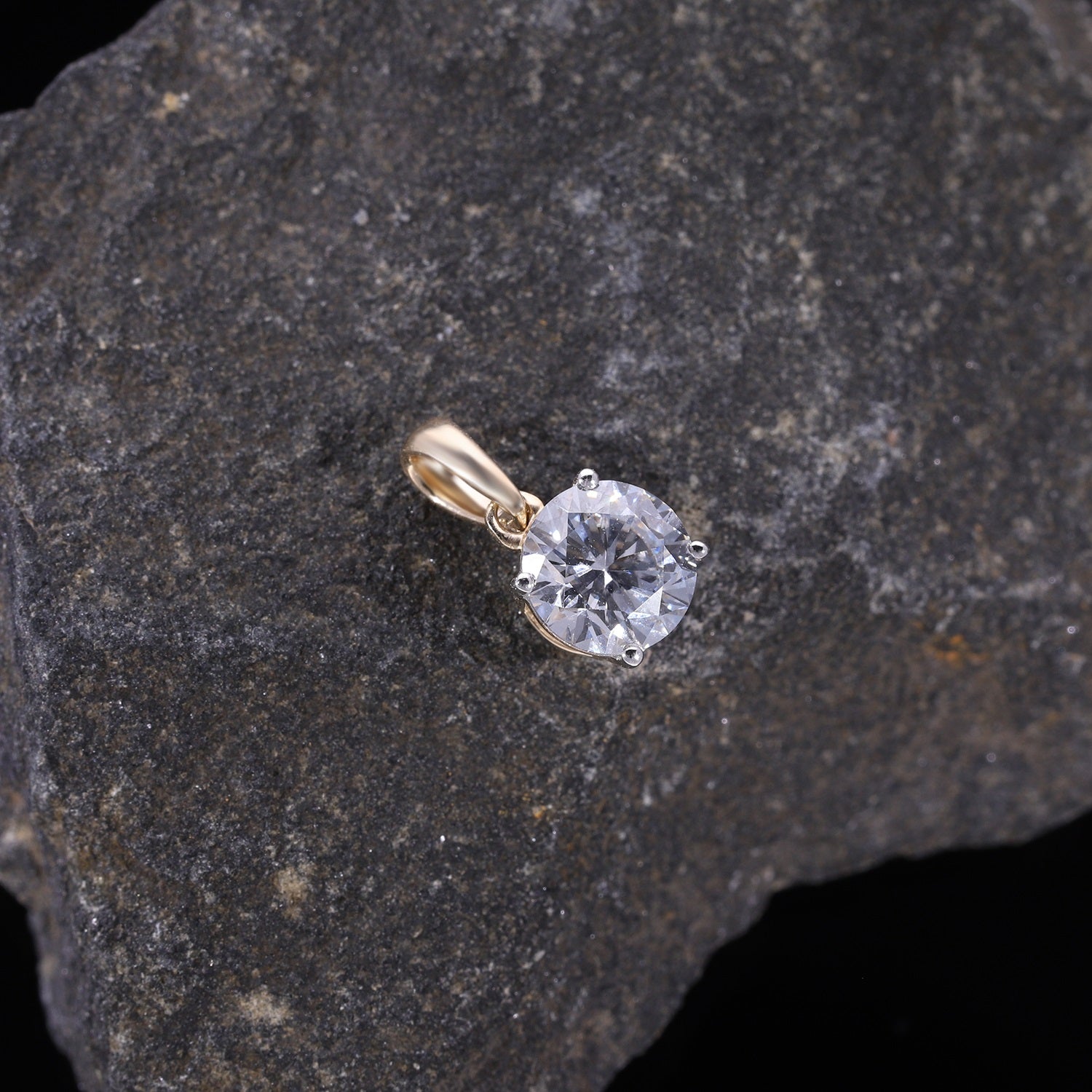 LUXURIANT DIAMOND- SGL zertifizierter VS-EF Labor Diamant Anhänger und Ohrringe in 375 Gelbgold