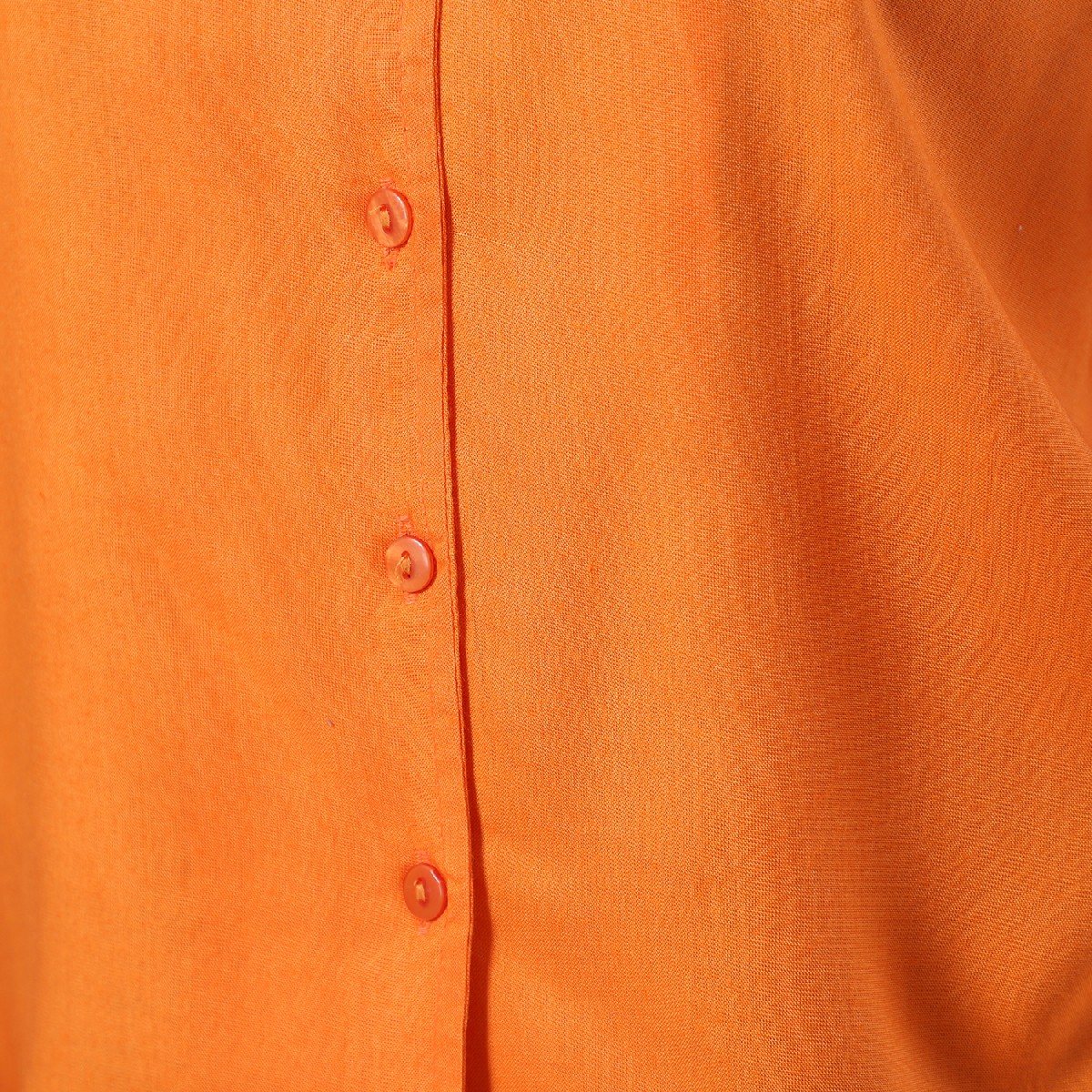 Einfarbiges Kurzarm-Top mit Knopfleiste, M, Orange