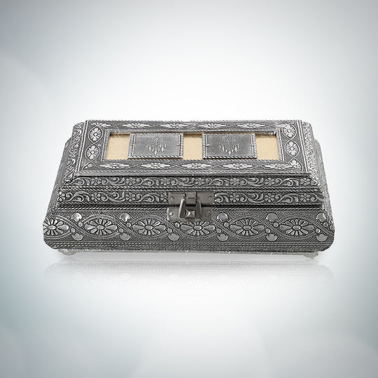 Handgefertigte Aufbewahrungsbox aus Teakholz mit Aluminiumfinish, Antik-Stil, Silber