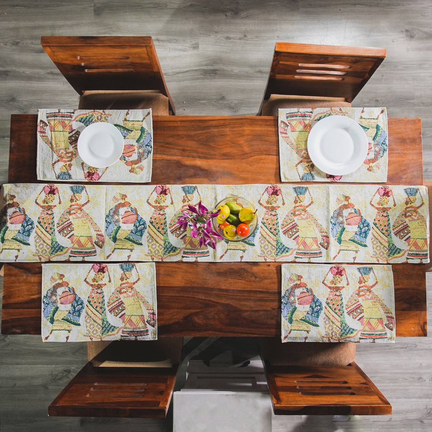 5er Set: Jacquard gewebter Tischläufer und 4 Tischsets, volkstümliches Design