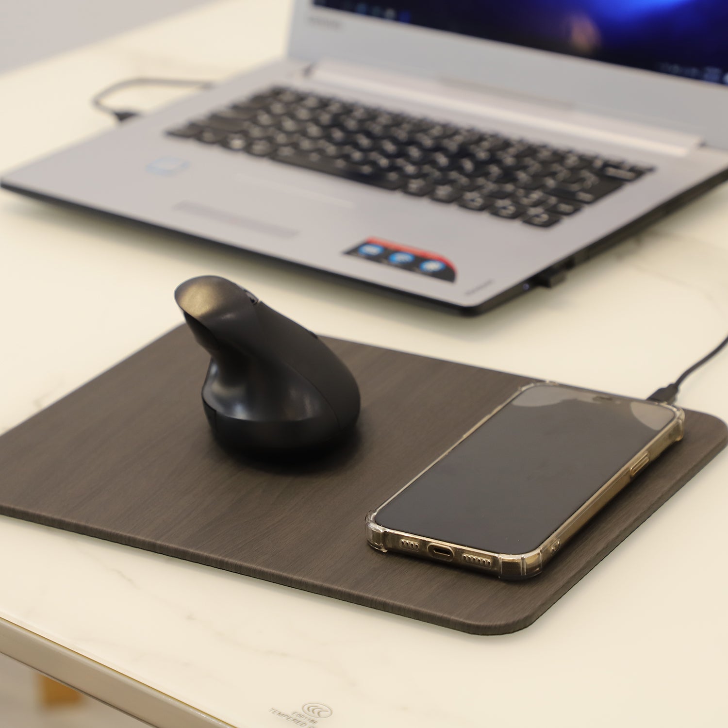 Kabelloses Ladegerät Mauspad, PU Holzmaserung, 30x22 cm, USB-Kabel 100 cm, Schwarz