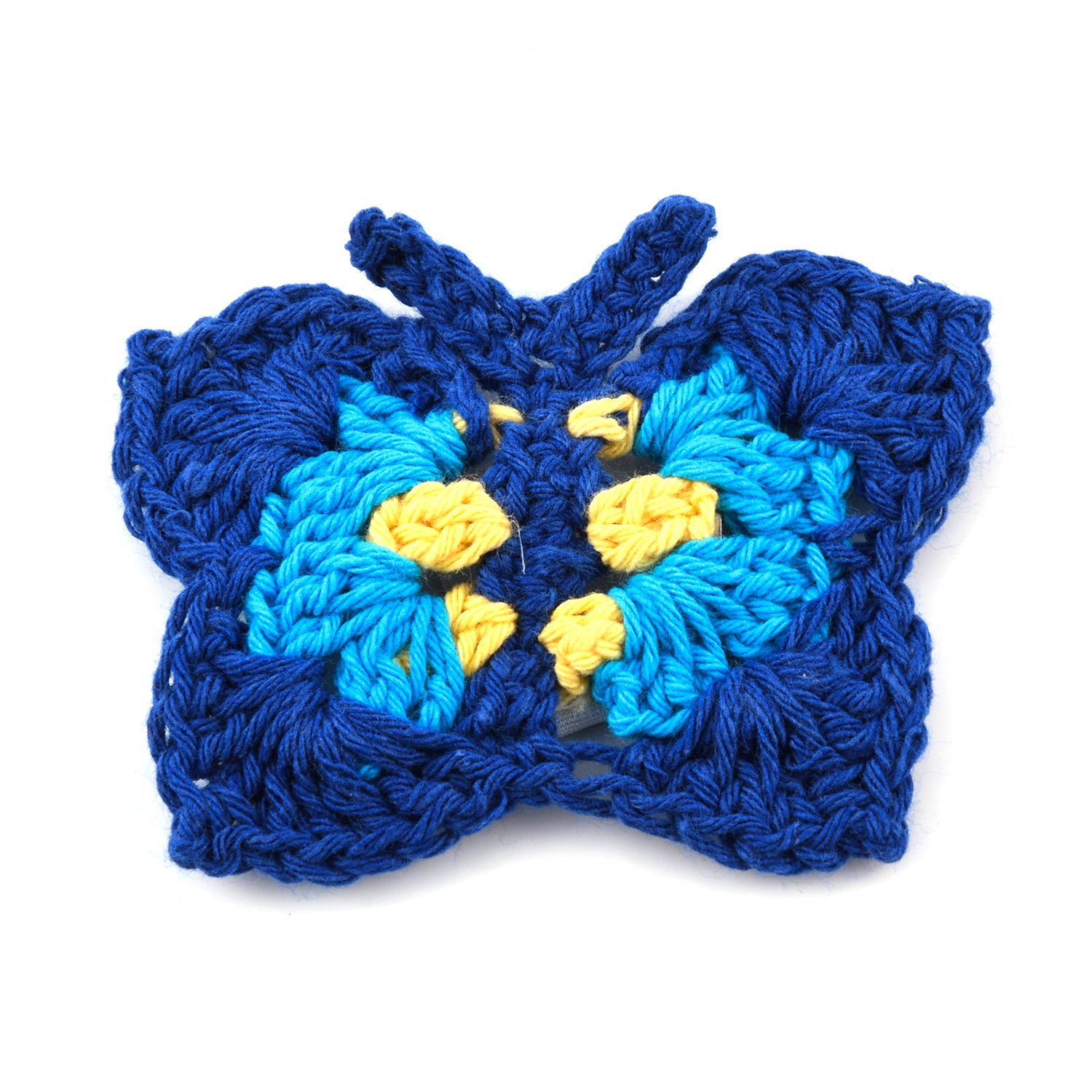 Handgefertigte Brosche mit Häkelarbeit Schmetterling Design, Blau