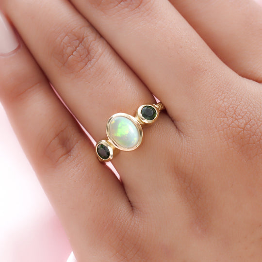 Natürlicher, äthiopischer Opal und Chromdiopsid-Ring, 925 Silber vergoldet ca. 1.38 ct