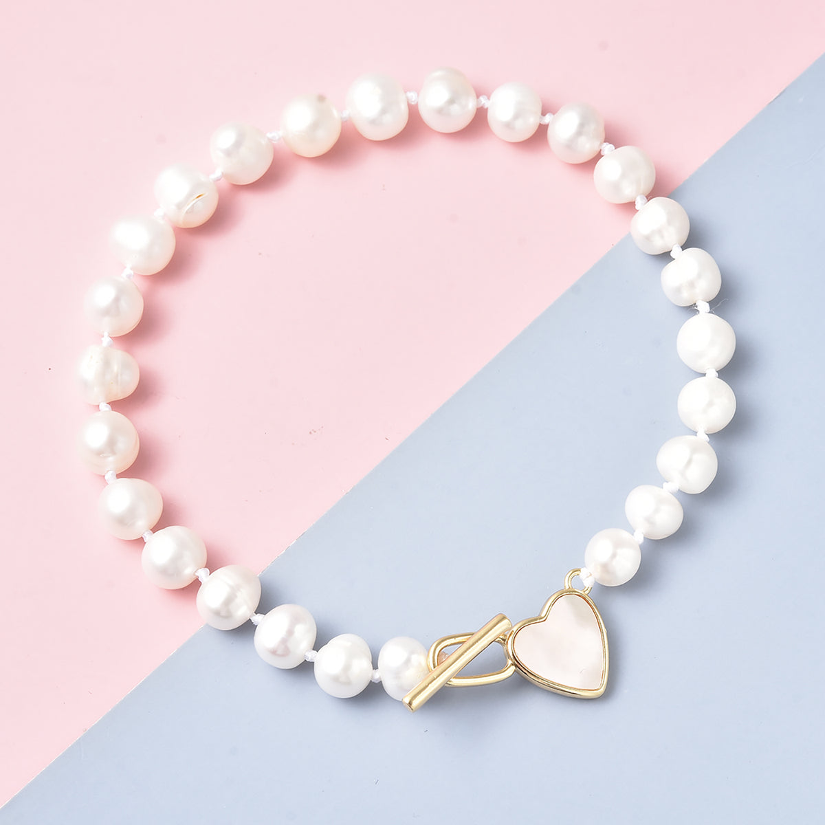 Perlmutt und weißes Süßwasserperlen-Armband, 20 cm, Messing