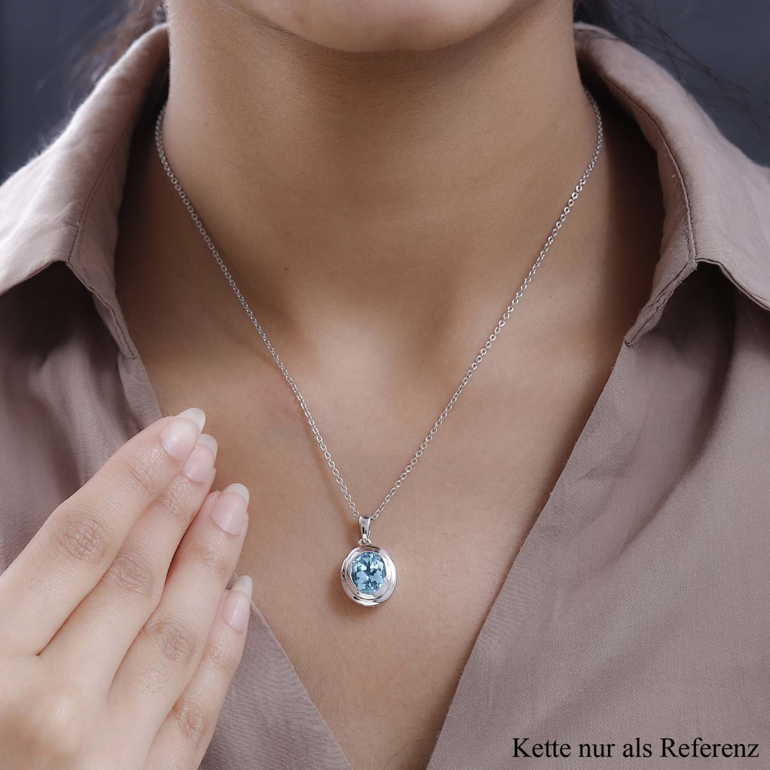 Himmelblauer Topas Anhänger, Messing platiniert ca. 4.36 ct