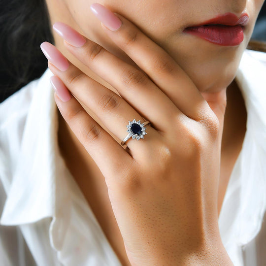 Masoala Saphir und weißer Zirkon-Ring, (Fissure gefüllt), 925 Silber platiniert ca. 1.84 ct