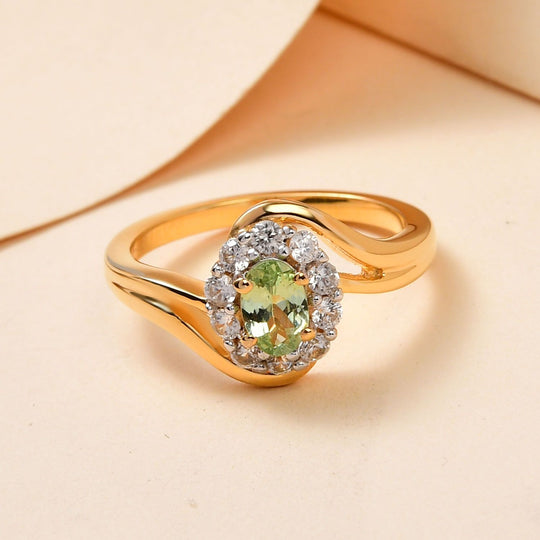 Natürlicher Merelani Mint-Granat und weißer Zirkon-Ring, 925 Silber Gelbgold Vermeil ca. 0.97 ct