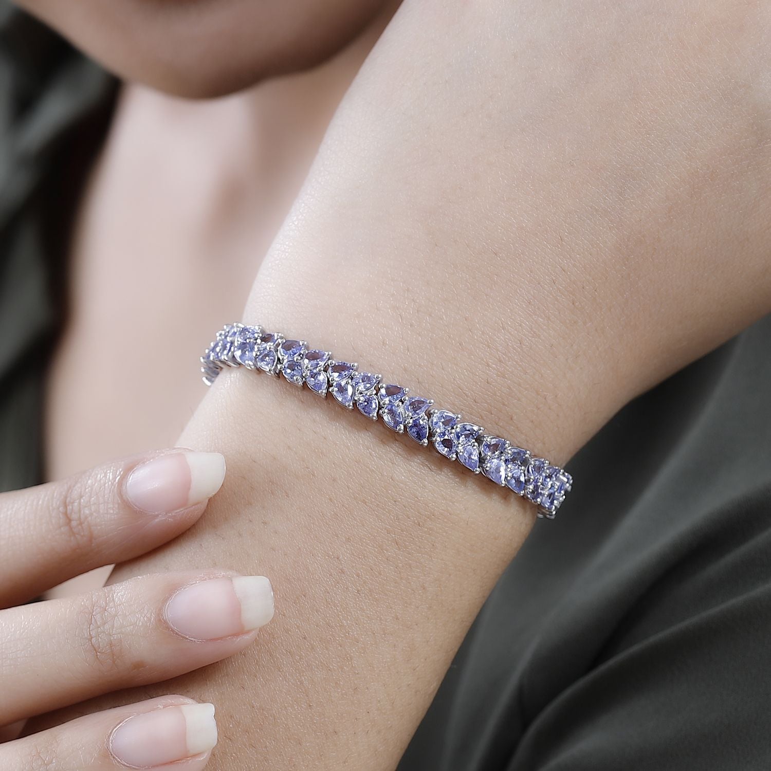 Tansanit Armband, ca. 19 cm, 925 Silber platiniert ca. 11,97 ct