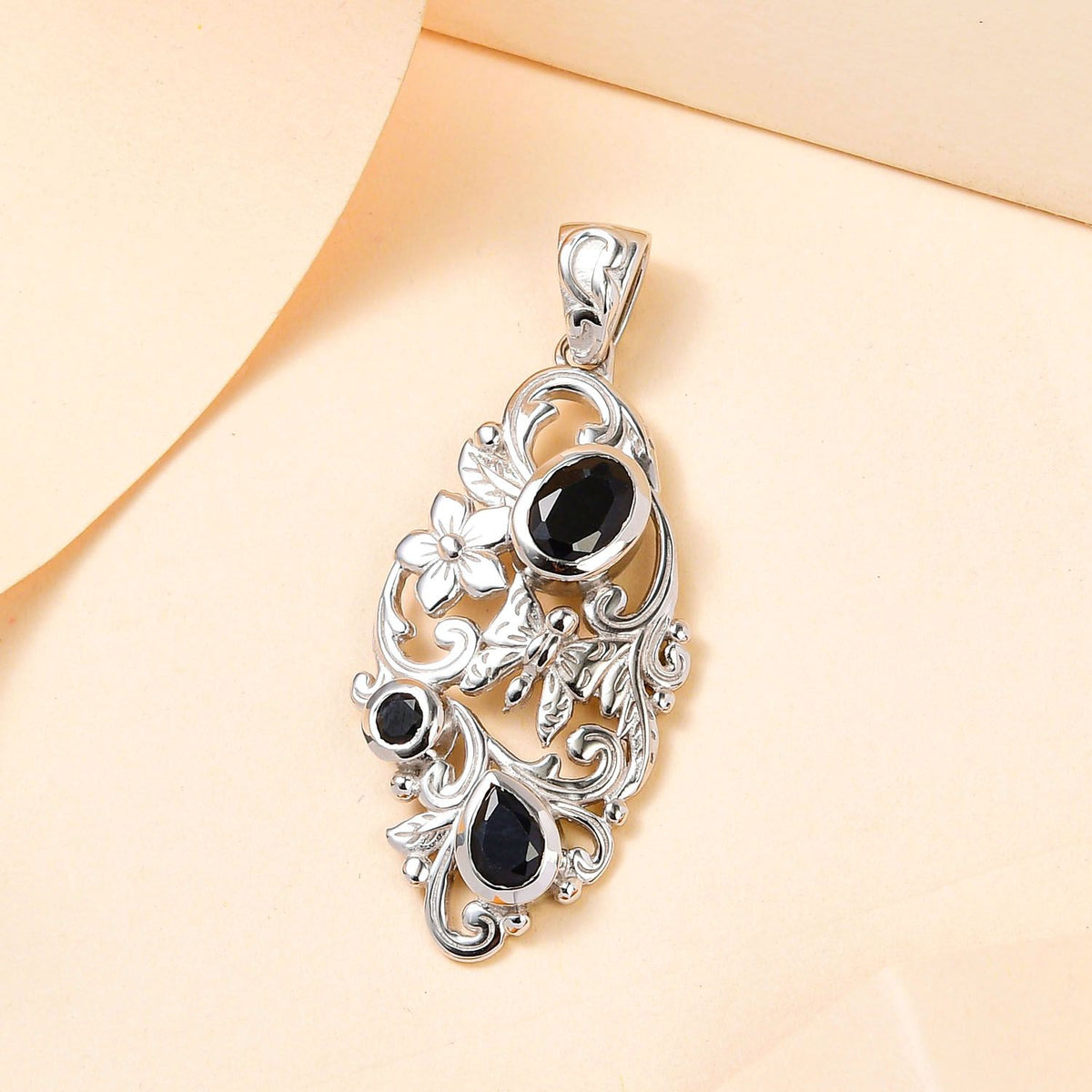 Schwarzer Saphir Anhänger, 925 Silber platiniert ca. 3.10 ct