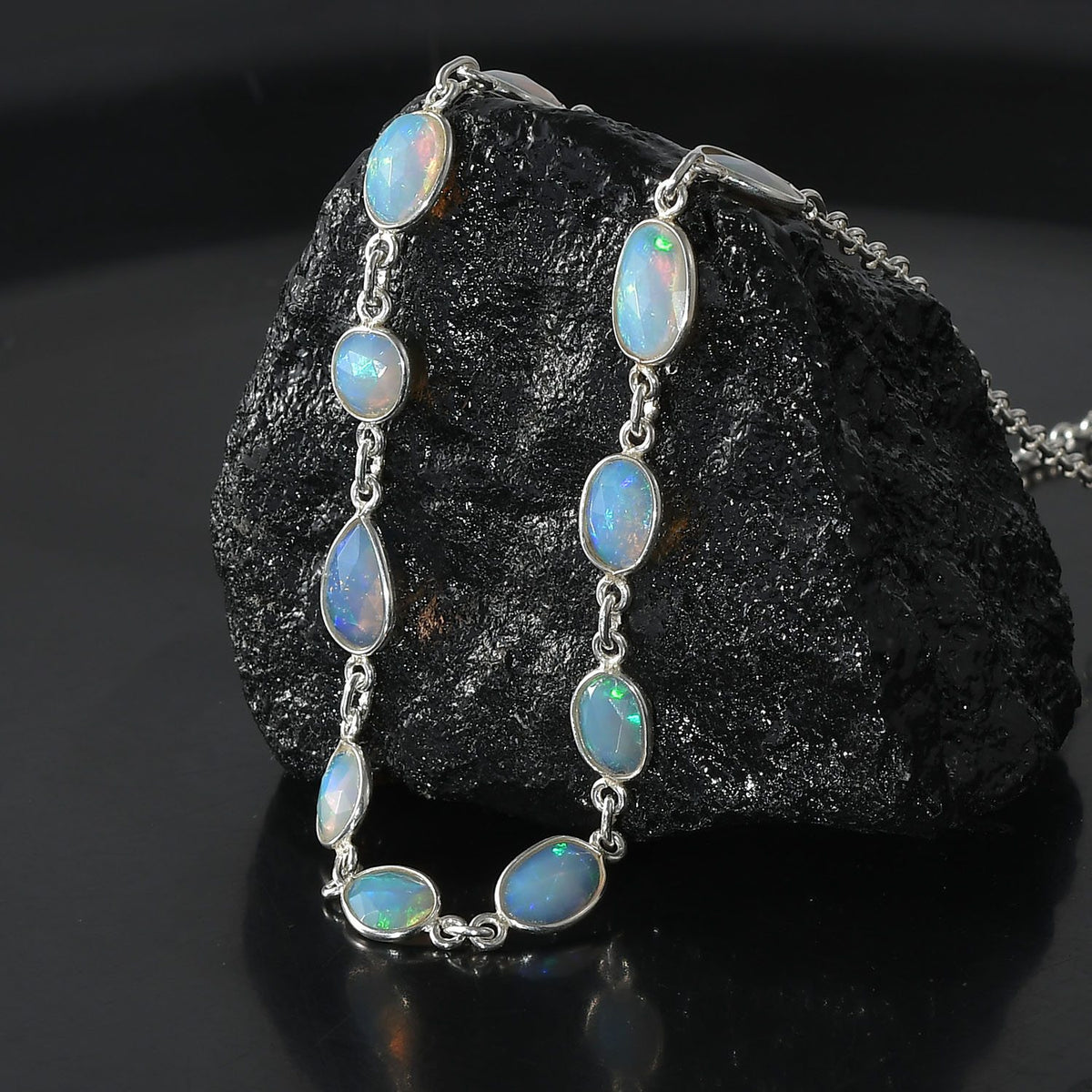 Natürliche, äthiopische Welo Opal Halskette, ca. 45 cm, 925 Silber ca. 3.34 ct