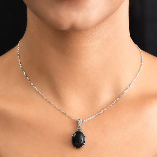 Schwarzer Onyx Anhänger, ca. 9.85 ct