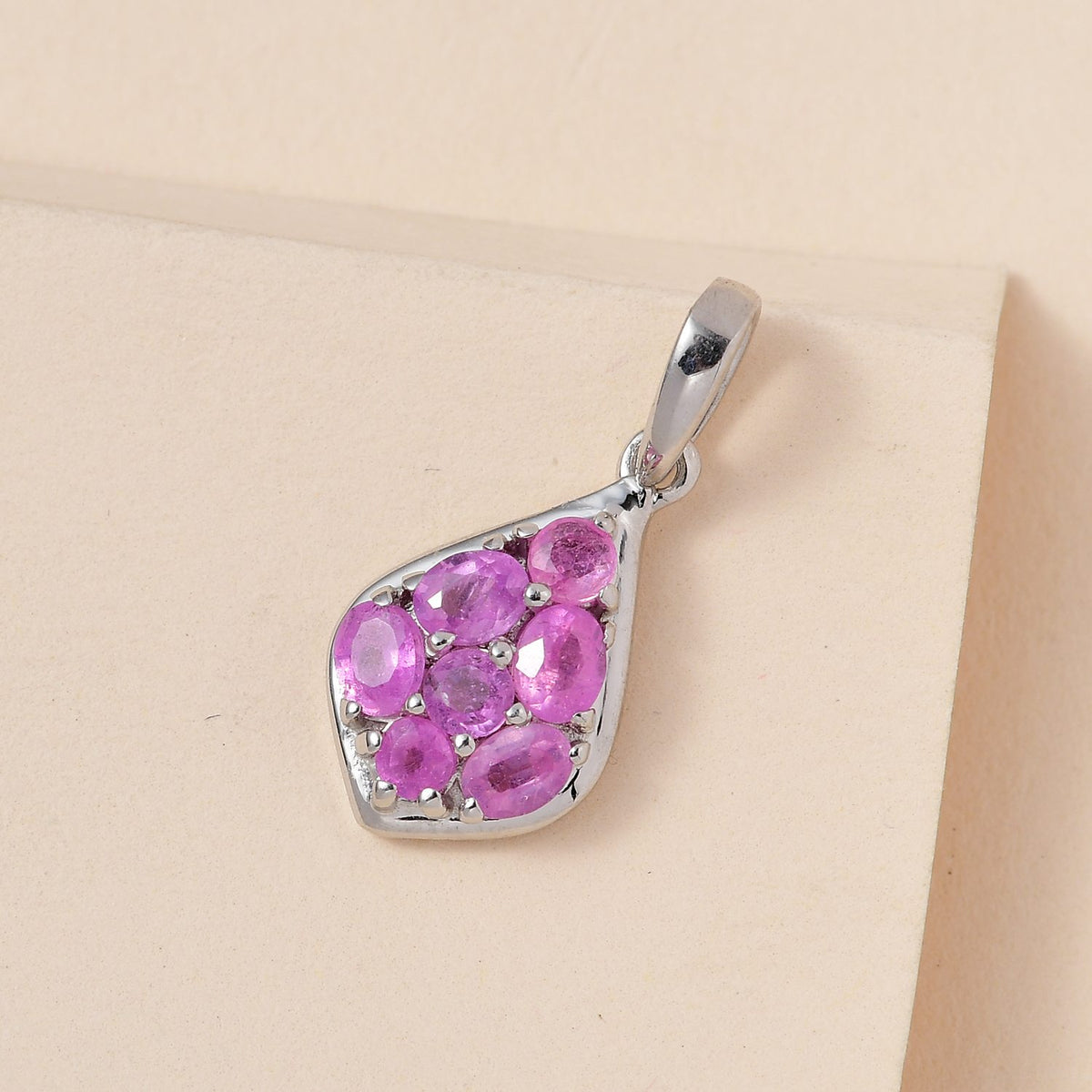 Ilakaka rosa Saphir (Fissure gefüllt) Anhänger, 925 Silber platiniert ca. 1.55 ct