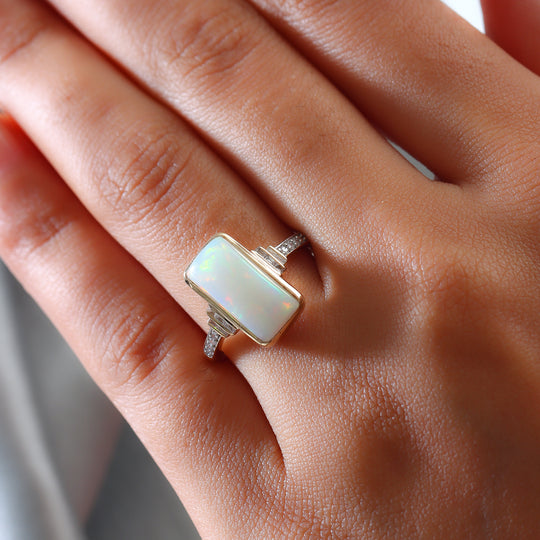 Natürlicher Äthiopischer Opal und Diamant I2-I3 G-H Ring 375 Gelbgold rhodiniert ca. 2,65 ct