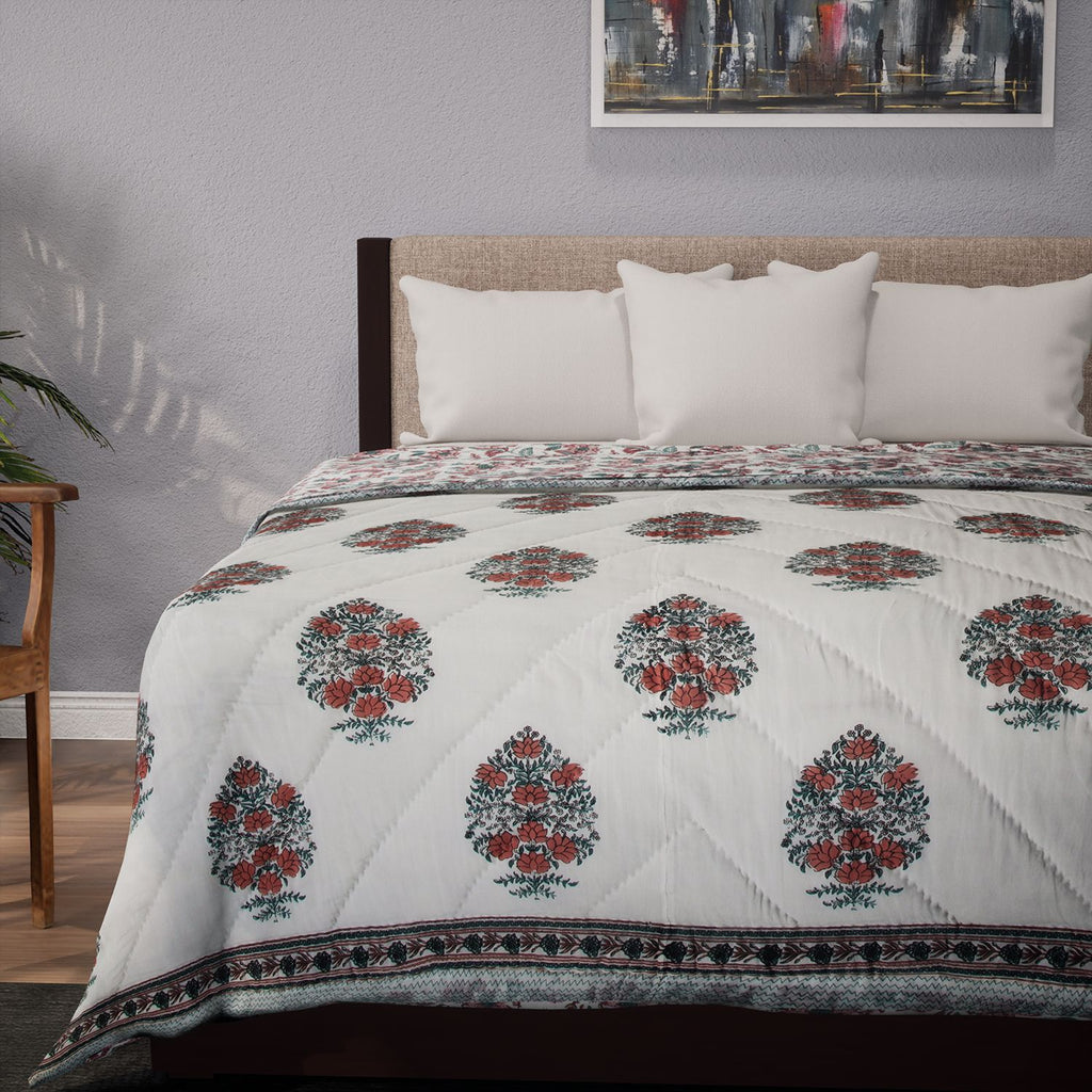 Handgequiltete Baumwoll-Voile-Steppdecke mit Blockdruck, inklusive Stofftasche, 200x200cm, blau