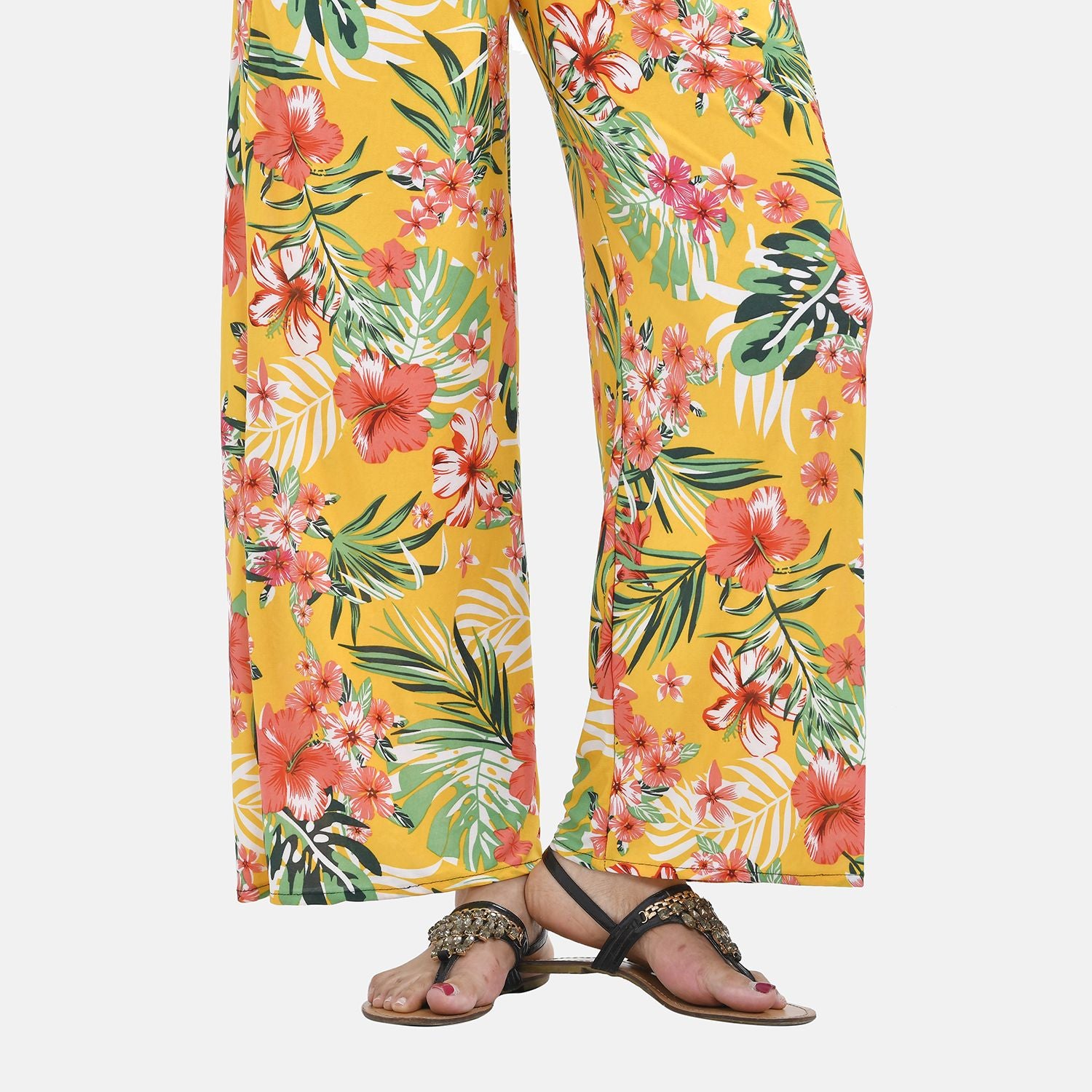 Jumpsuit mit gesmokter Taille und Flatterärmel, gelbes Blumenmuster