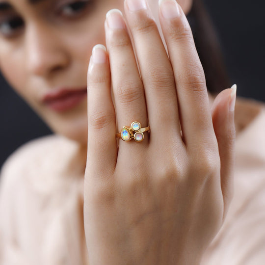 Natürlicher, äthiopischer Welo Opal Ring, 925 Silber vergoldet ca. 0.87 ct