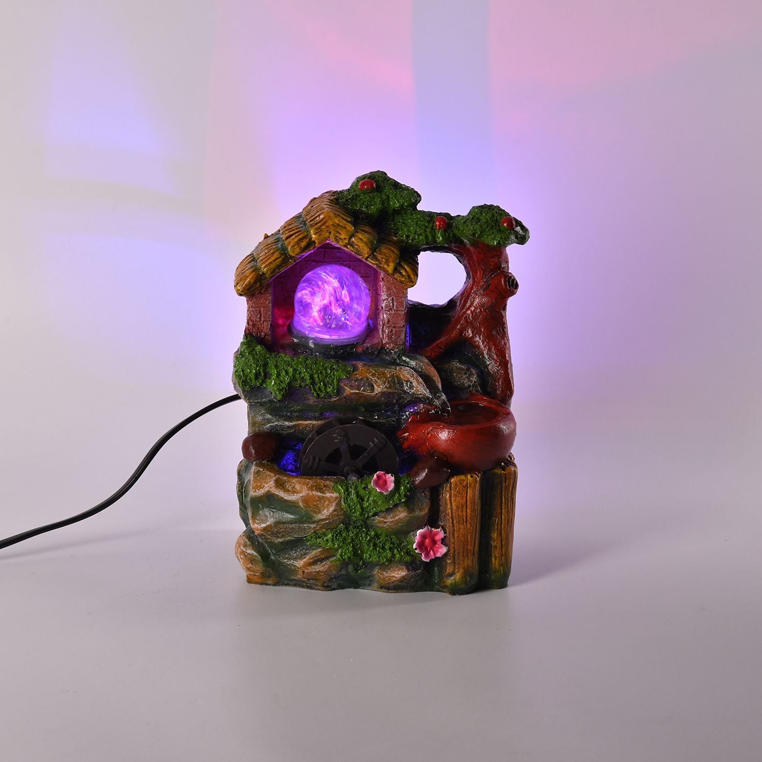 Wasserbrunnen mit LED Lichter und Kristallkugel, 15x12x20 cm, Rotes Haus und Mühlrad