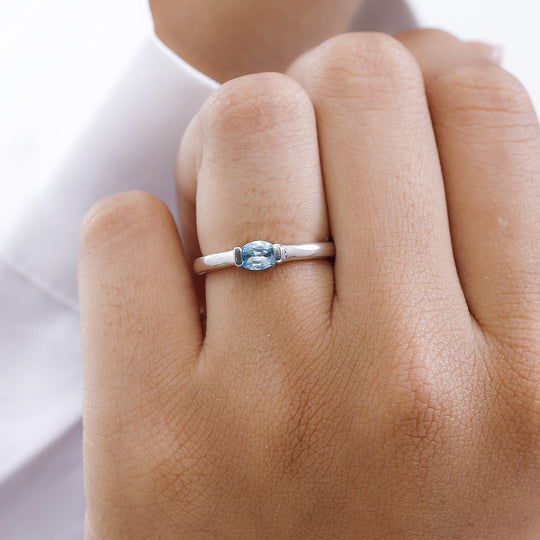 Kambodschanischer Blauer Zirkon Ring, 925 Silber platiniert ca. 0.73 ct