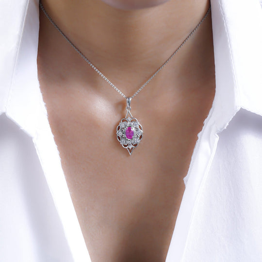 Ilakaka Rosa Saphir (Fissure gefüllt), weißer Zirkon Anhänger, 925 Silber platiniert ca. 1.49 ct