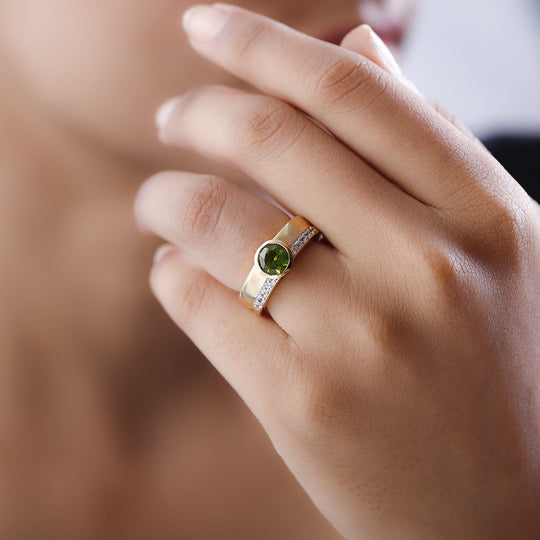 Natürlicher Peridot, weißer Zirkon Ring, 925 Silber vergoldet, ca. 1.73 ct