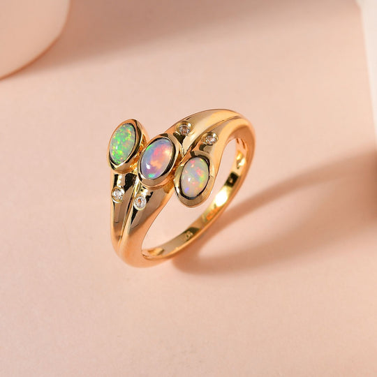 Natürlicher, äthiopischer Welo Opal, weißer Zirkon Ring, 925 Silber vergoldet ca. 0.61 ct